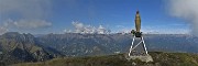 36 Vista panoramica alla Madonnina C.E.A. del Pizzo Baciamorti (2009 m) verso le Orobie